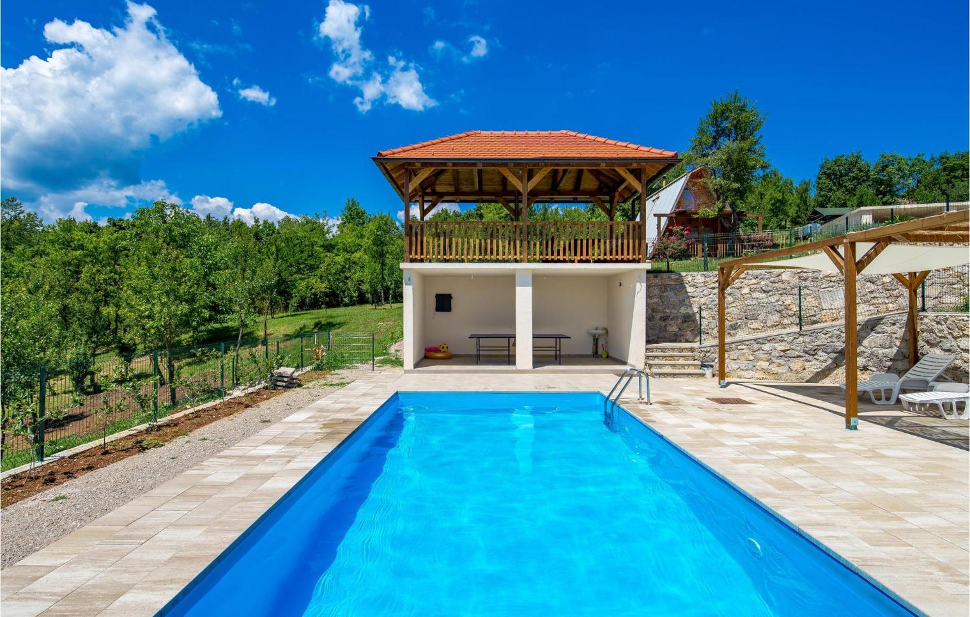 1 Bedroom Beautiful Apartment In Раковица Экстерьер фото