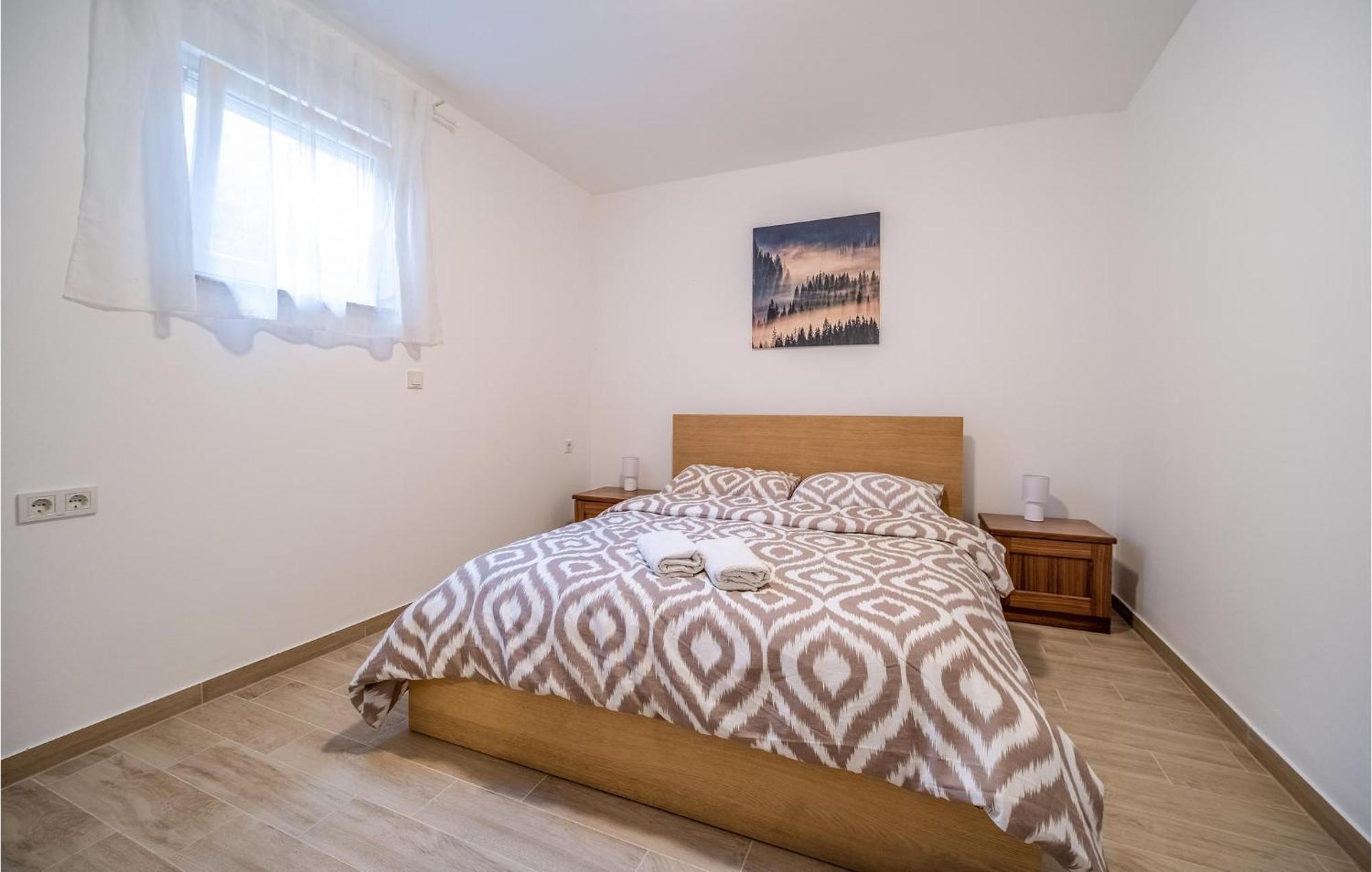 1 Bedroom Beautiful Apartment In Раковица Экстерьер фото