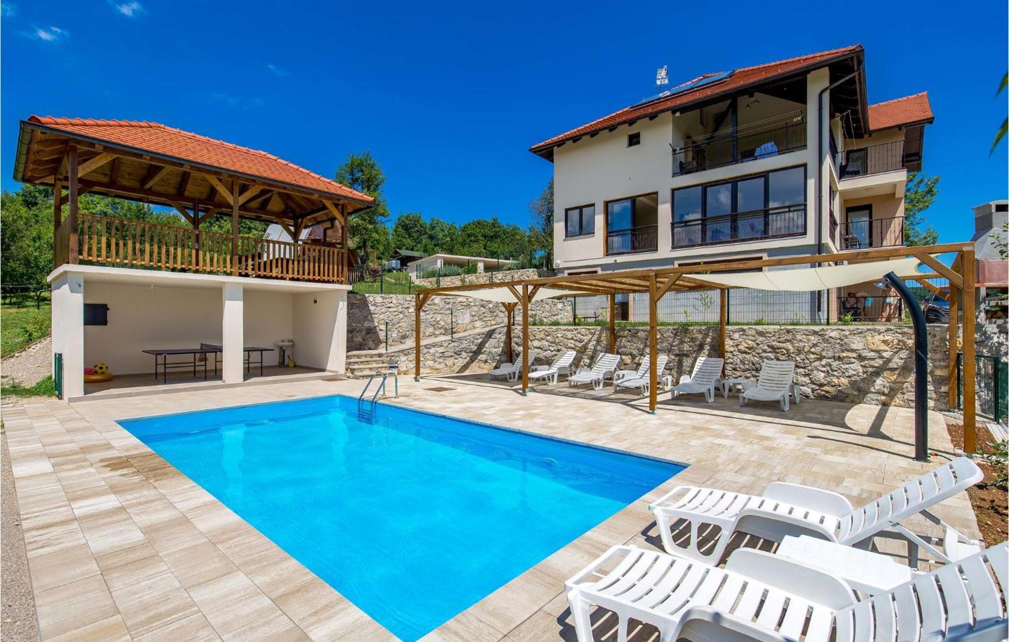 1 Bedroom Beautiful Apartment In Раковица Экстерьер фото